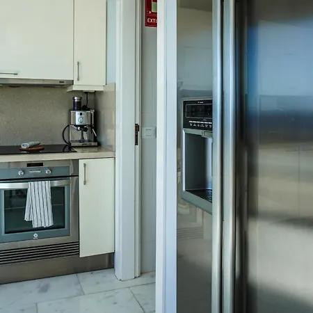 Lamar Luxury Penthouse With Jacuzzi דירה