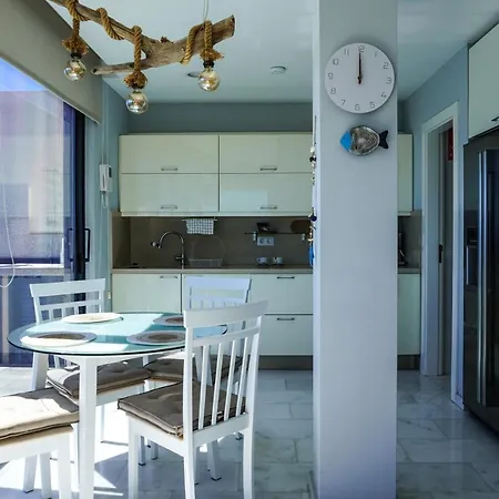 Lamar Luxury Penthouse With Jacuzzi דירה *